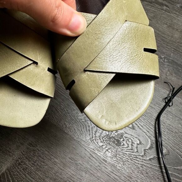 EUC Anthropologie Vincenza Green Leather Slide Sandal - size 7 - Picture 2 of 6